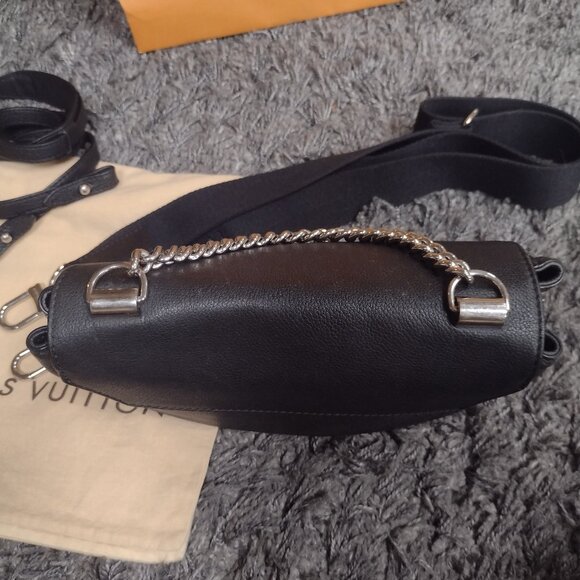 š¤Louis Vuitton Lockme bb Noir 3way SHW Full Set plus EXTRA LV STRAPš¤ - Picture 8 of 16